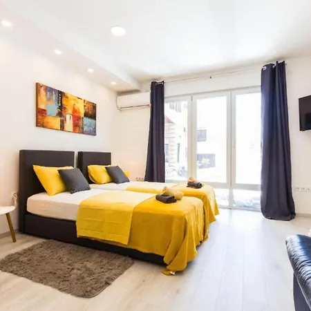 Spacious Two Sis In With Terrace