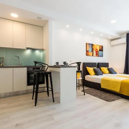 Apartment Spacious Two Sis In With Terrace *