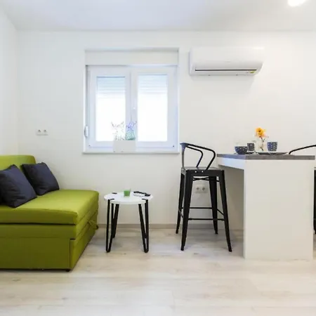 Spacious Two Sis In With Terrace